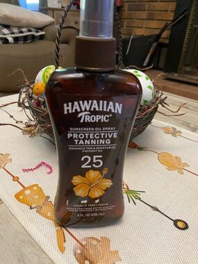 Hawaiian Tropics Protective Tanning SPF 25 Sunscreen Oil Spray - Exp 2/27